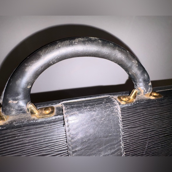 Louis Vuitton Epi Serviette Ambassadeur - Picture 9 of 16